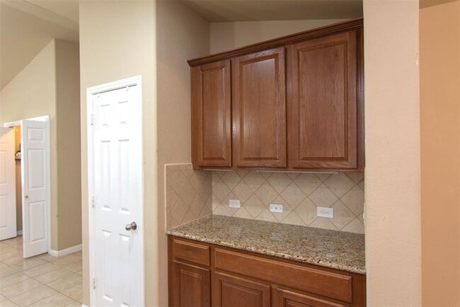 Building Photo - 18405 Tallgrass Prairie Dr