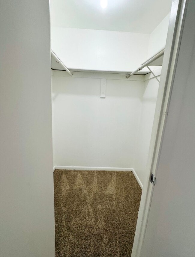 Building Photo - Updated 2nd Floor Duplex, blocks from beach