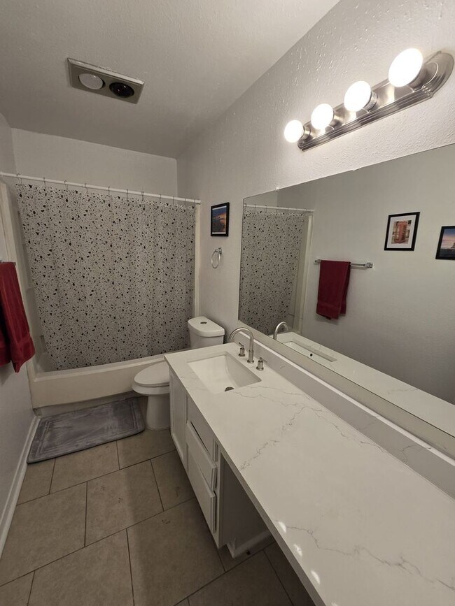 Building Photo - 4111 Sunrise Terrace Dr