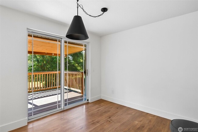 Building Photo - Fobes Hill Rental!
