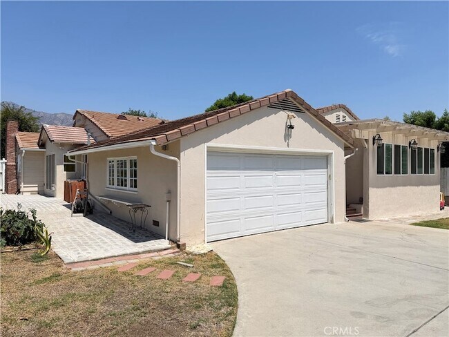 Building Photo - 1162 Panorama Dr