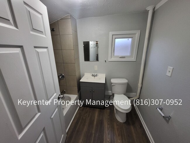 Building Photo - 2 Bed 1 Bath ready to rent!