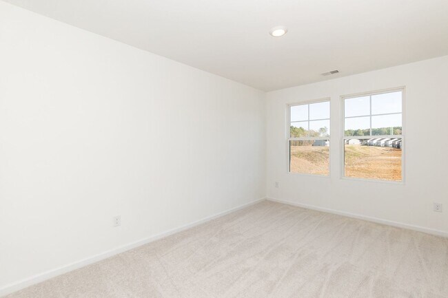 Building Photo - Brand New Townhome!