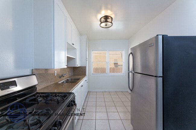 Building Photo - 1249 E. 3rd St.