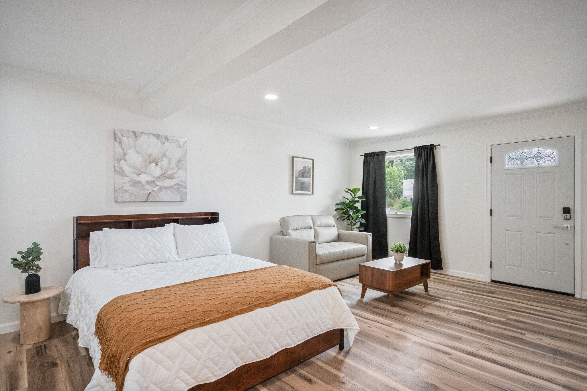 Studio #2 Cashmere - 1222 E Vaile Ave