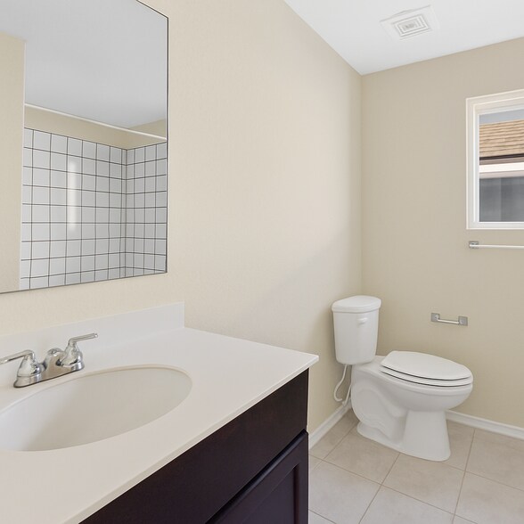 Guest Bath - 11831 Burnett Rnch