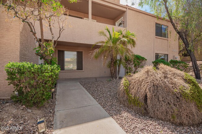 Building Photo - 13627 N Hamilton Dr