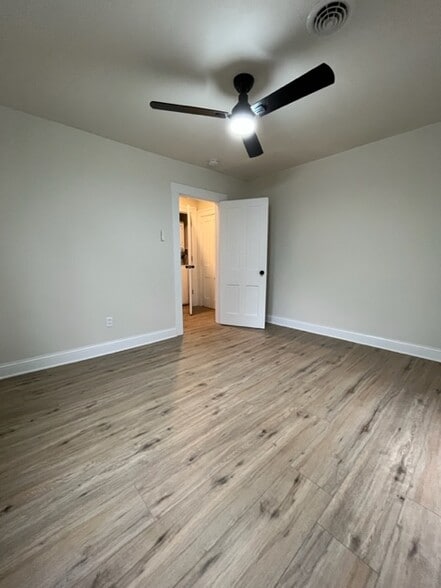 Master Bed - 1380 E 43rd St