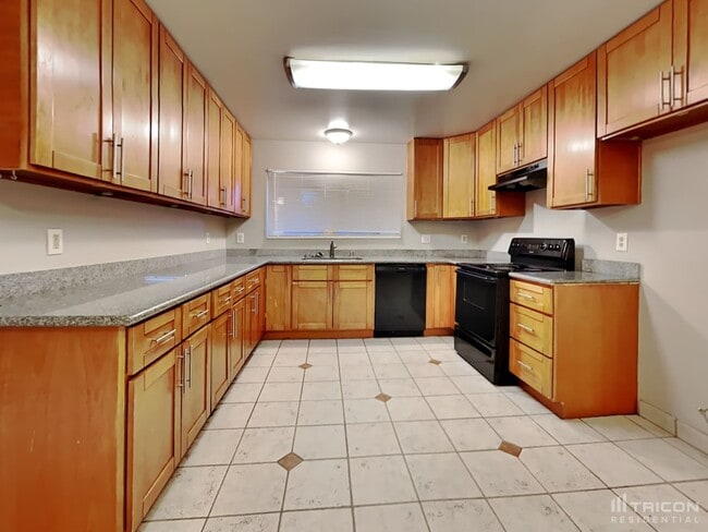 Building Photo - 809 Putnam St