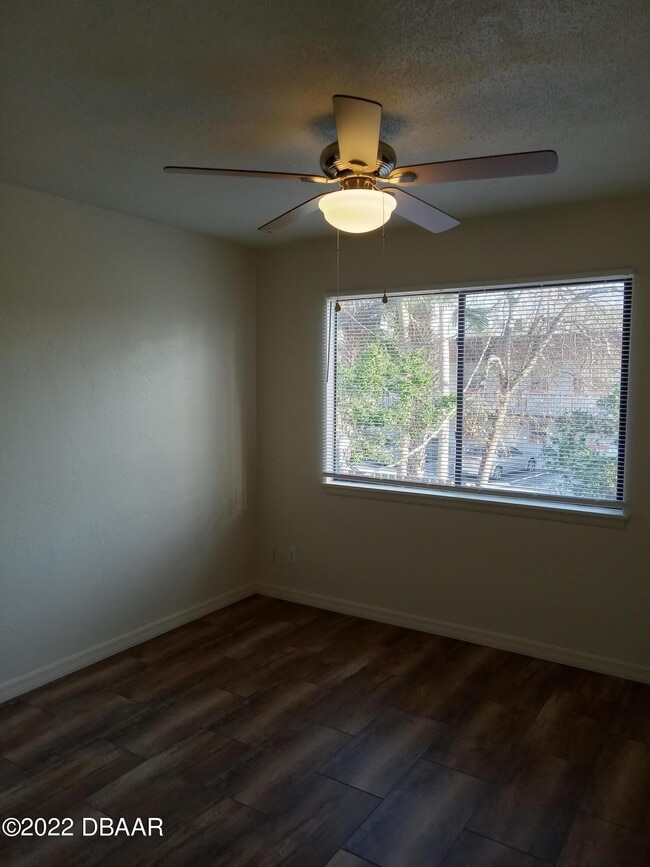 Building Photo - 1 Fair Oaks Cir
