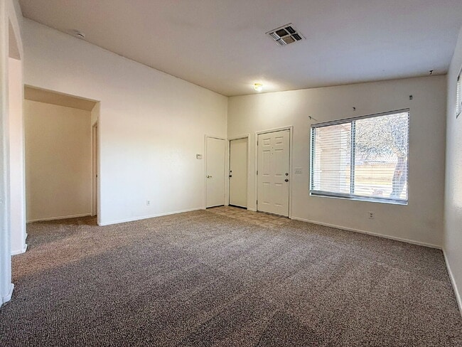 Building Photo - Charming 3-Bedroom Avondale Home with New ...