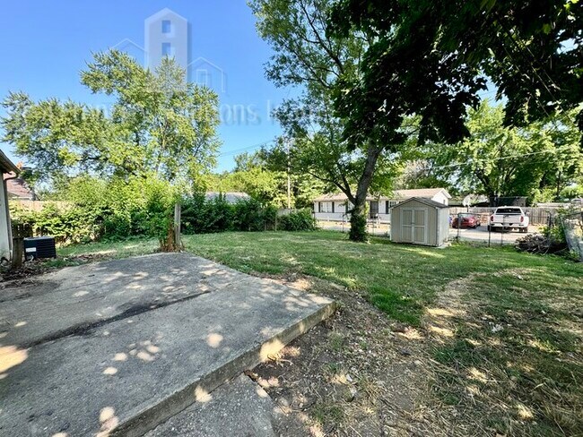 Building Photo - 3374 Eakin Rd