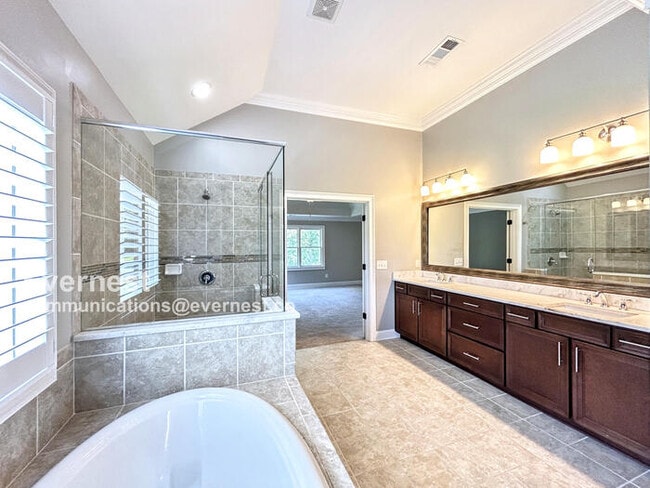 Building Photo - 1070 Windfaire Pl
