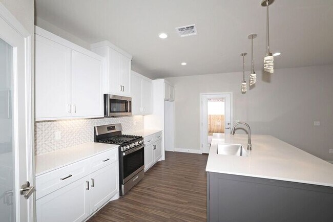 Building Photo - 4711 Scotty Dr