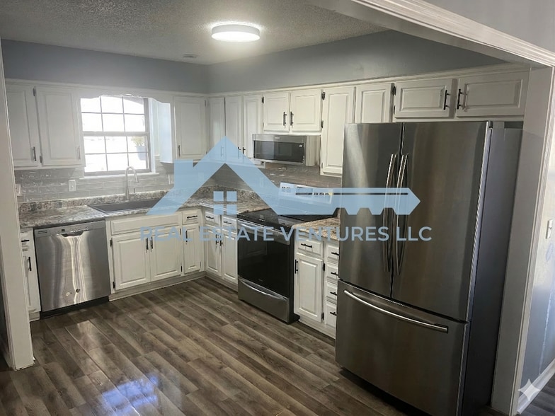 Kitchen - 15801 W 127th Ter