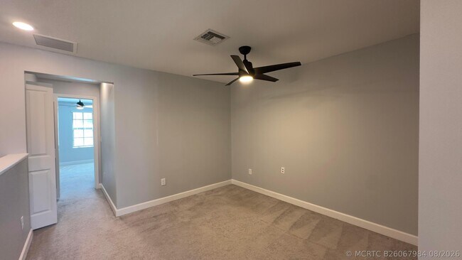 Building Photo - 4230 Napoli Lake Dr