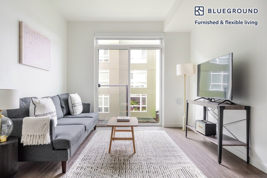 Building Photo - 17645 NE 69th Ct