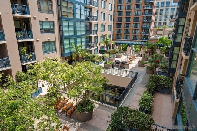 Building Photo - 530 K St