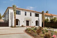 Building Photo - 308 S Highland Ave