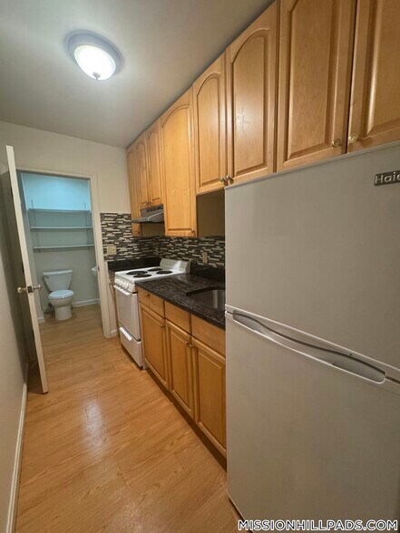 Building Photo - 2 Shepherd Ave