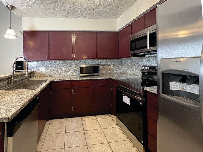 Building Photo - 13014 Leader St