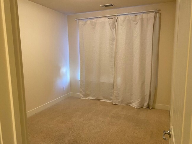 Building Photo - Available soon is the IDEAL TOWNHOUSE for ...