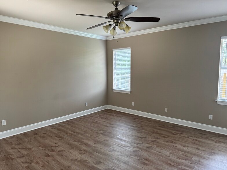 Building Photo - 72697 Diamondhead Dr N