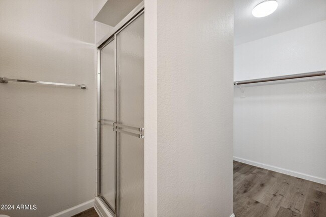 Building Photo - 5644 S 41st Pl