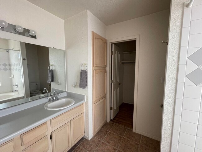 Building Photo - 1452 Sara Danielle Pl
