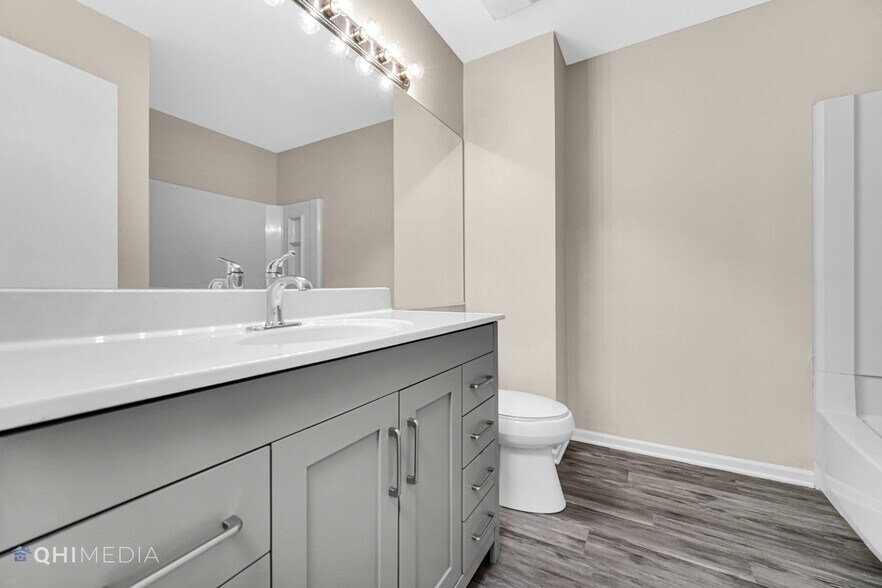 Building Photo - 425 Monmouth Ct