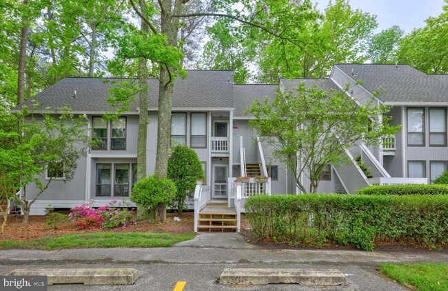 Building Photo - 39633 Round Robin Way