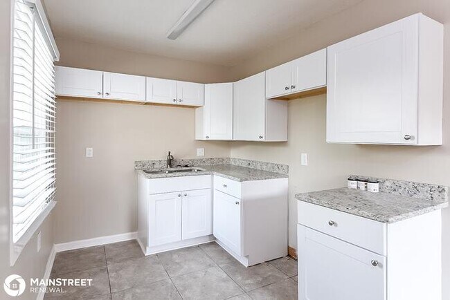 Building Photo - 7403 E 49TH TERR, Kansas City, MO 64129