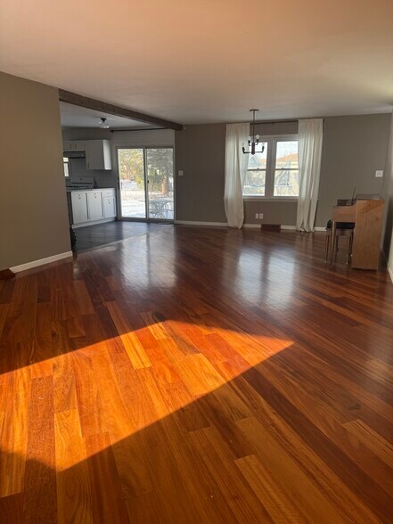 Building Photo - 2305 Mayfield Ave