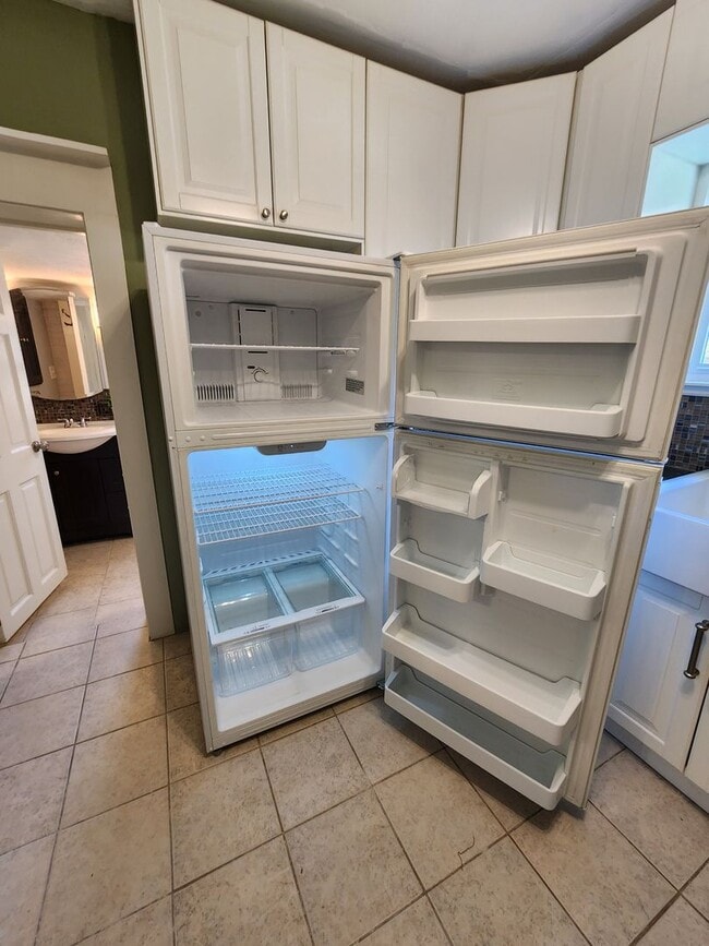 Building Photo - 97 E Emerling Ave