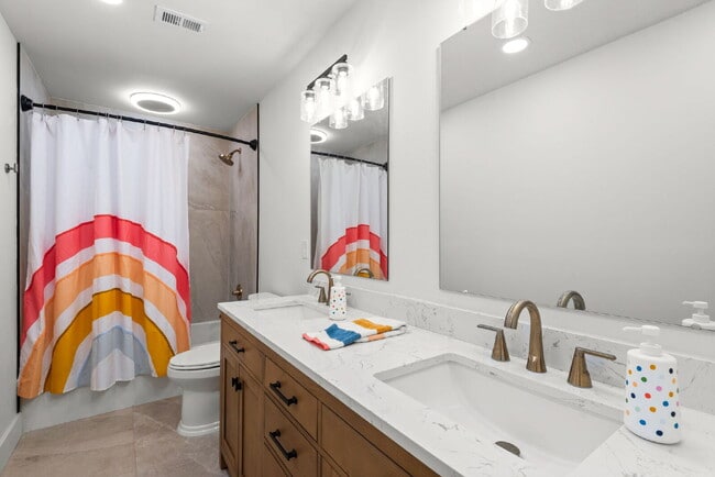 Building Photo - "Renovated 4-Bedroom in Rocky Bayou Estates!"