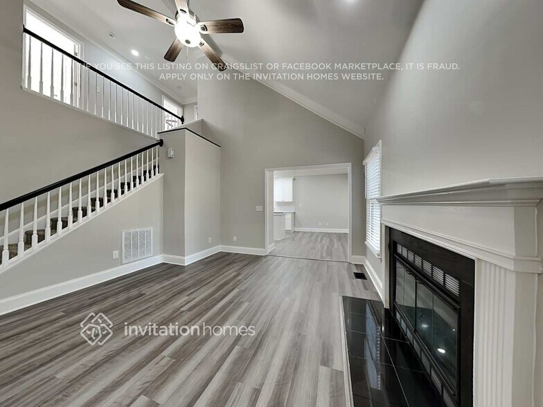 Building Photo - 504 Willowview Dr