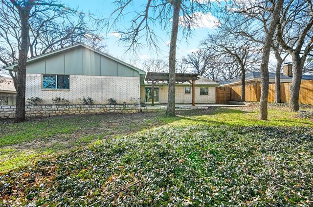 Building Photo - 660 Springhill Dr