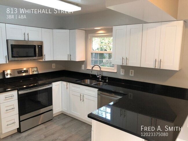 Building Photo - 813 Whitehall St