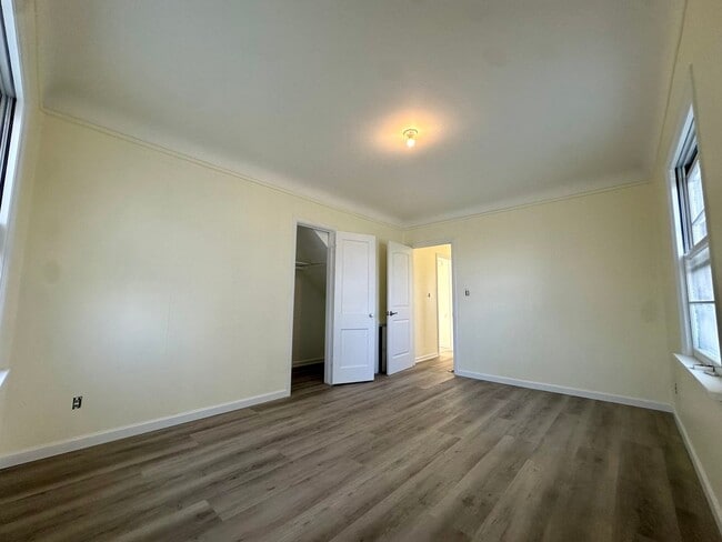 Building Photo - Country Home For Rent!