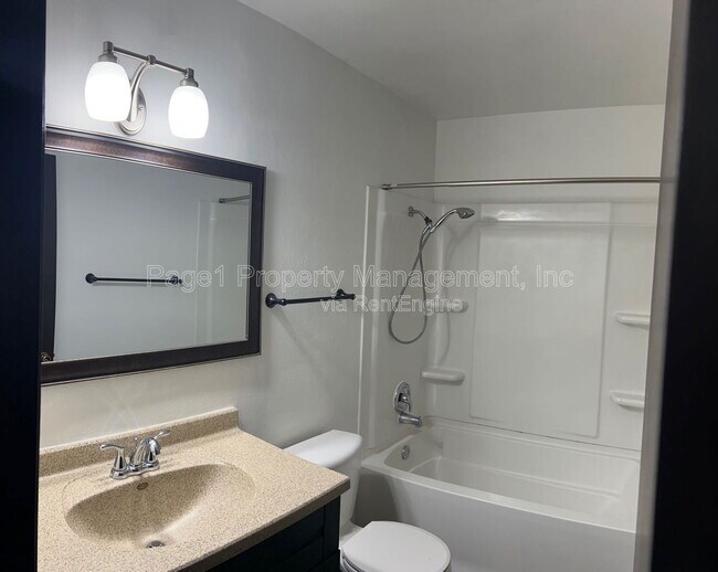 Building Photo - 2915 Grinnell Ct