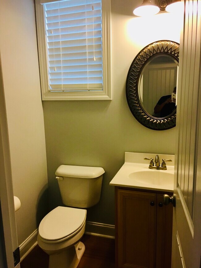 Building Photo - 102 Abaco Dr E