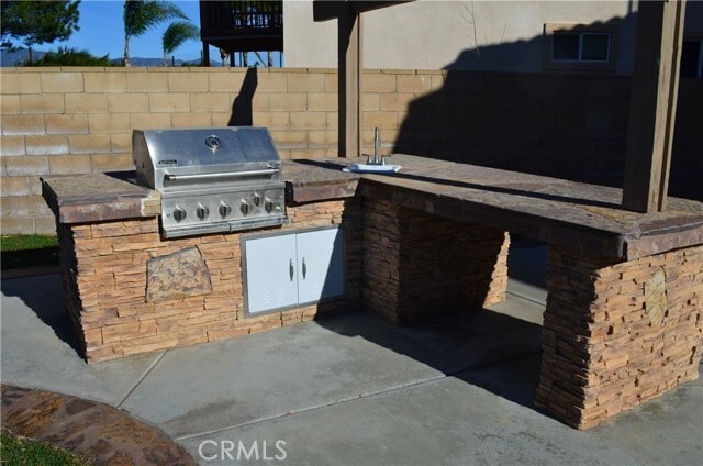 Building Photo - 16448 Los Coyotes St