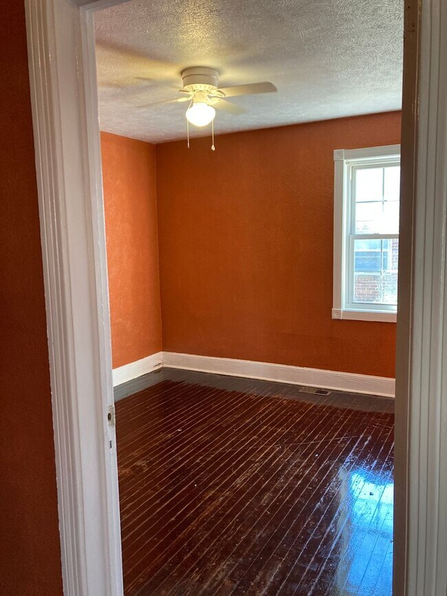 Building Photo - 1805 Abbott Ave