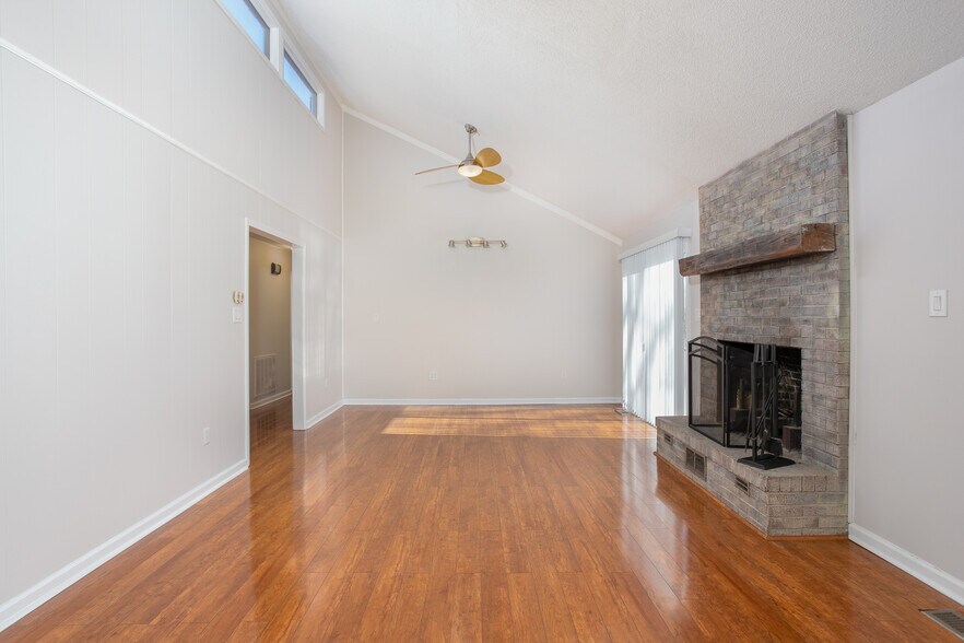 Living Room - 2244 W Front St