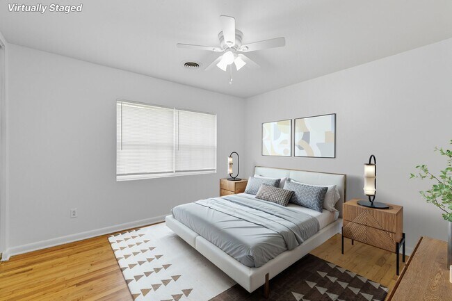 Building Photo - 1901 Dahlia Dr