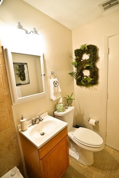 Building Photo - 20 Radcliffe Rd