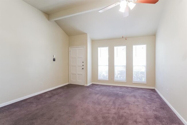 Building Photo - 5903 Country Pl
