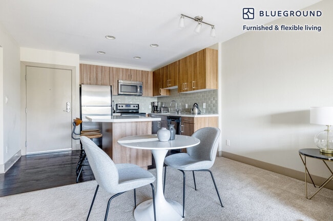 Building Photo - 13955 Tahiti Way