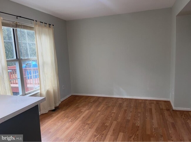 Building Photo - 10 Darbytown Ct