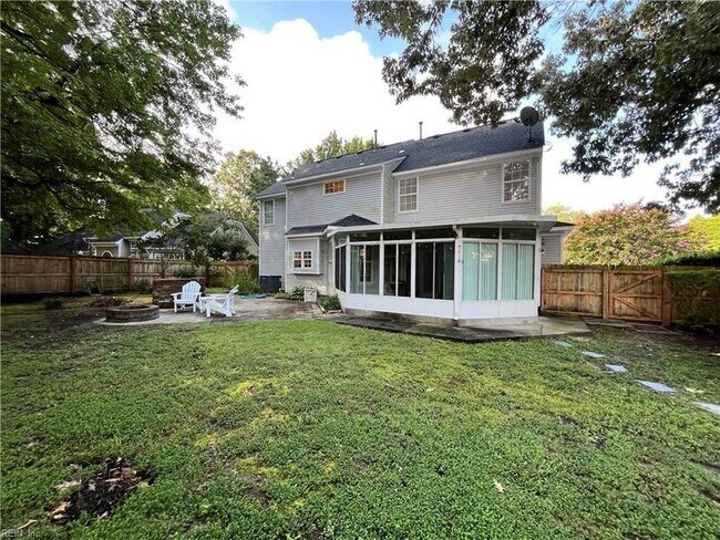 Building Photo - 1201 Hillside Ave
